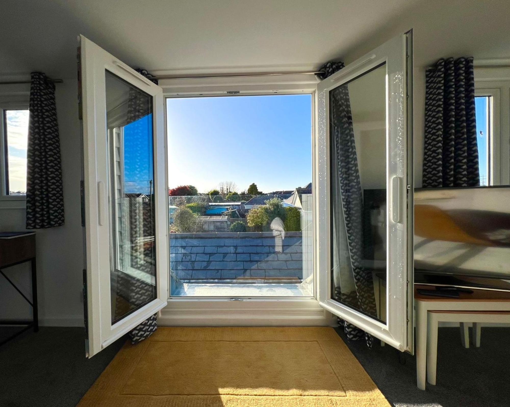 Seascape - Stylish Modern Apartment Barton on Sea Eksteriør billede