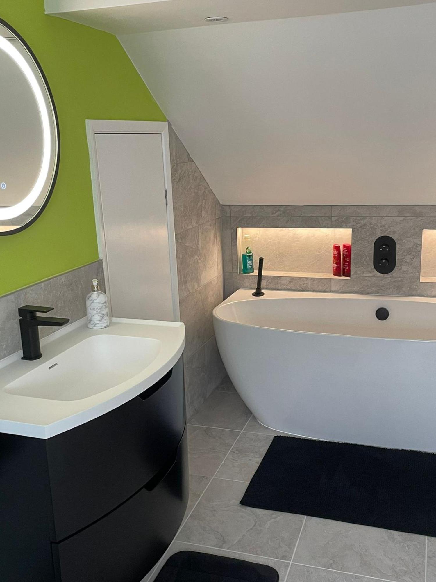 Seascape - Stylish Modern Apartment Barton on Sea Eksteriør billede
